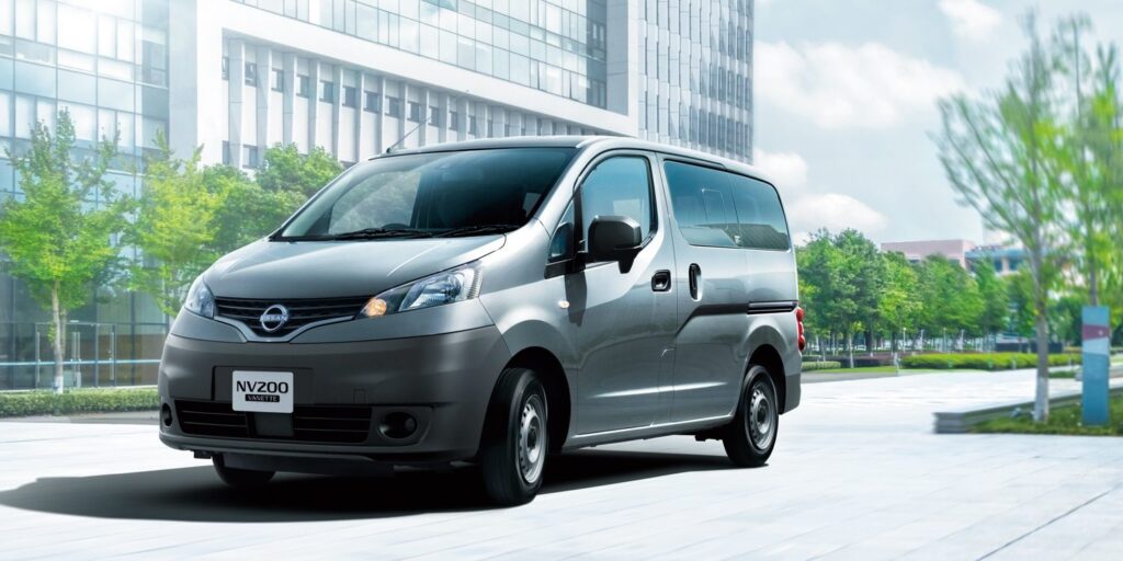 nv200でのトランポは大型バイクも余裕?